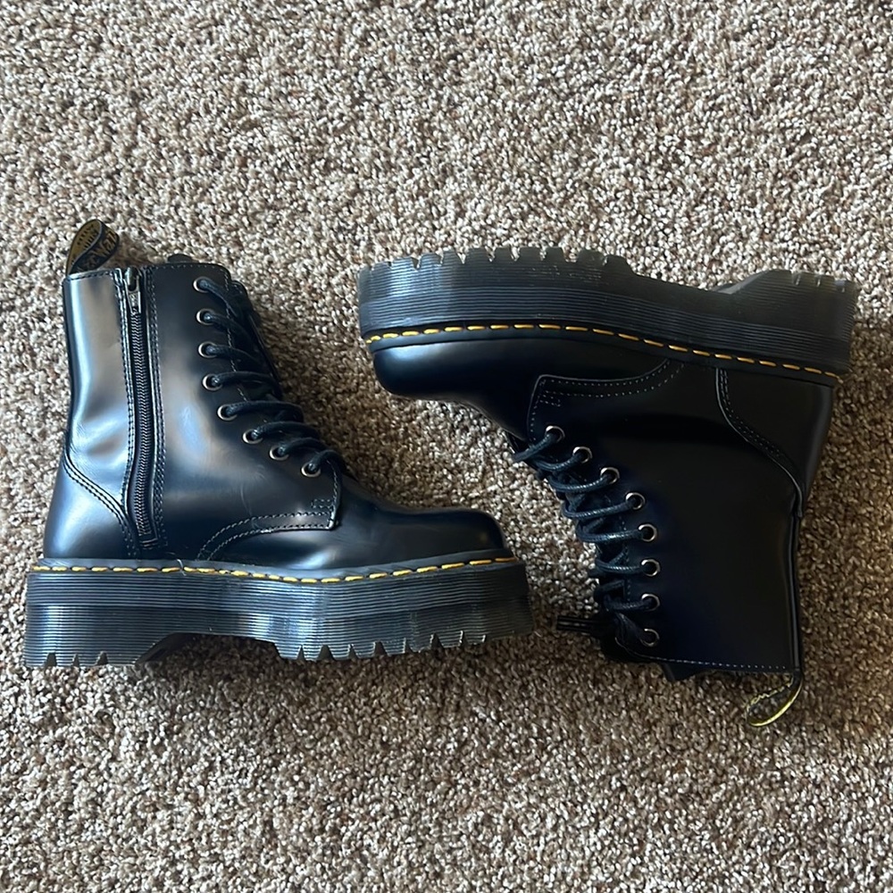 Dr. Martens Jadon Boot